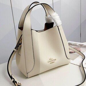 Auth COACH Hadley Hobo 21 Cream Leather - Tote Bag
